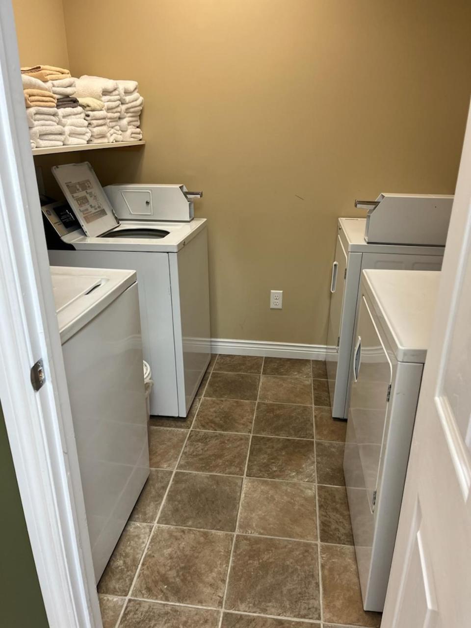 Riverview Suites Clarenville Εξωτερικό φωτογραφία